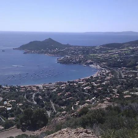 Cap Esterel Les Bastides : 3 Pieces Grande Terrasse Mer I4- Esterel Vacances 39la Saint-Raphael (Var)