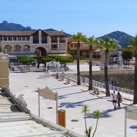 Cap Esterel Les Bastides : 3 Pieces Grande Terrasse Mer I4- Esterel Vacances 39la * Saint-Raphael (Var)